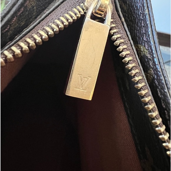 Authentic Louis Vuitton Monogram Cabas Mezzo - Picture 9 of 11
